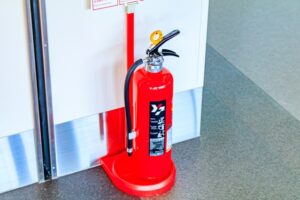 消火器の設置には資格が必要？消火器の正しい管理で火災から身を守る